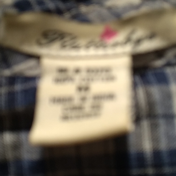 100% cotton Shirt Small not M or girl's size - Picture 4 of 15